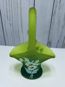 Cesta de vidrio verde ligeramente esmerilado vintage Westmoreland margarita pintada a mano - Imagen 1 de 13