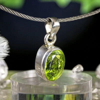 Peridot Anhänger Silber 925 Olivin Oval facettiert Extra Quali. 22 mm 15 ct - Bild 1 von 4