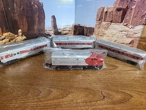 Lionel O Gauge Warbonnet 121 Alco FA2 & Streamline Passenger Cars - Picture 1 of 24