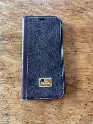 Funda Coach delgada envolvente para Apple marrón Foto 1 de 4