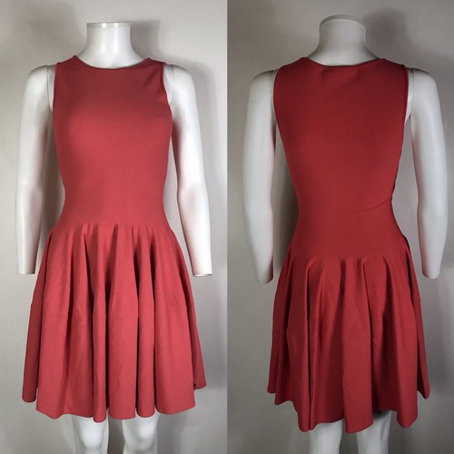 Abito vintage Alexander McQueen rosa svasato in maglia XS