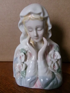 Schöne Jungfrau Maria unter Rosen Figur - Bild 1 von 5