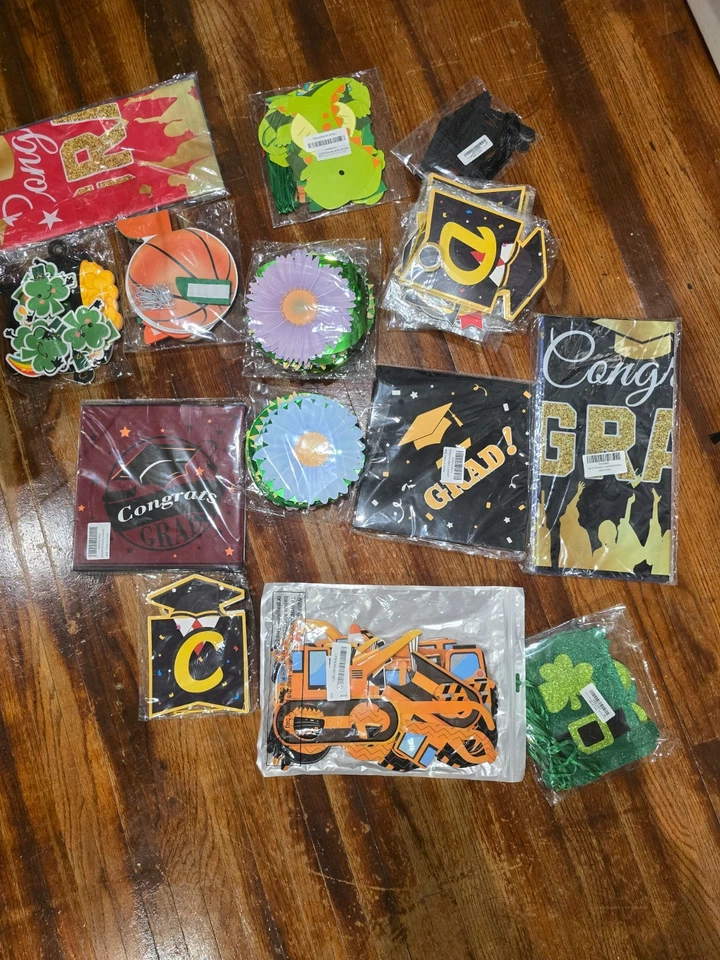 party decorations graduation boy birthday girl birthday dinosaurs - Image 1 of 1