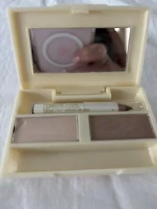 Estee Lauder, Two And One Eyeshadow And Eye Pencil. Sanddollar/fawn Are Colors - Picture 1 of 5