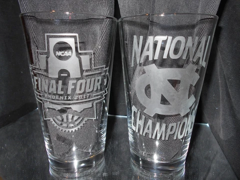 2017 FINAL FOUR NATIONAL CHAMPION NORTH CAROLINA TAR HEELS ETCHED PINT GLASSES Cover