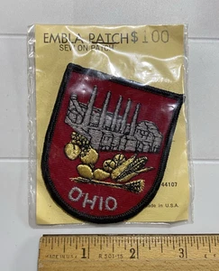 Neu in Verpackung Vintage Ohio Farm Landwirtschaft Pflanzen Gebäude Souvenir bestickt Aufnäher Patch - Bild 1 von 3