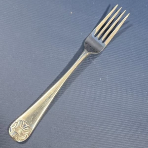 KIRK STIEFF WILLIAMSBURG ROYAL SHELL 7 7/8" 18/8 SPEISEGABEL - JAPAN - Bild 1 von 2