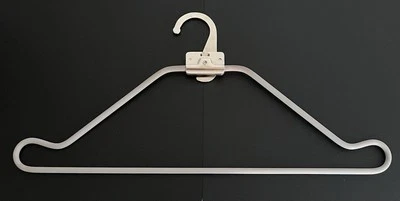 罕见路易威登衣架银色-色调可伸缩服装携带🇺🇸🍁 — 第 1/4 张图片