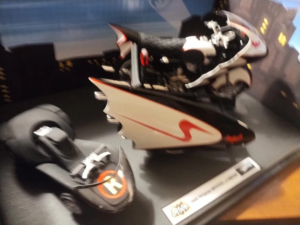 New Hotwheels Elite 1/12 Batman 1966 TV Series Bat cy Sidecar Batmobile Box - Image 1 of 4