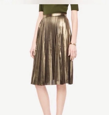 Falda midi plisada metálica dorada Ann Taylor para mujer 16 brillantes vacaciones Navidad nueva con etiquetas Foto 1 de 4