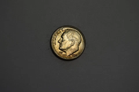 1956 P ROOSEVELT DIME TONED UNCIRCULATED 90% SILVER #26NM Cover