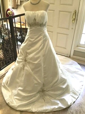 Forever Yours 48223 NUEVO Vestido de Novia Vestido de Novia Sin Tirantes Marfil 8 Foto 1 de 4