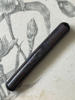 Ancien étui porte aiguilles en bois foncé couture needle case  - Photo 1/2