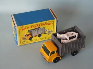 Lesney Matchbox MB-37 Dodge Cattle Truck Boxed Regular 65mm Toy Model Car. - Picture 1 of 4