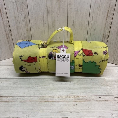 Baggu Puffy Picnic Blanket Peanuts Snoopy 183cm  Lightweight Waterproof - Image 1 of 2