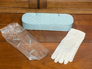 Guantera acolchada azul vintage con interior satinado y guantes Hansen - Imagen 1 de 5
