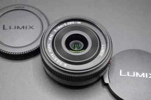 Panasonic Lumix G 14mm F2.5 ASPH Pancake lens M43 Mount - Picture 1 of 9