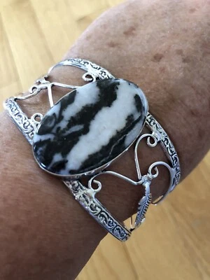 White Buffalo Turquoise Bangle Cuff Bracelet Fits Wrist Size 7”-9” Artisan Made - Image 1 of 4