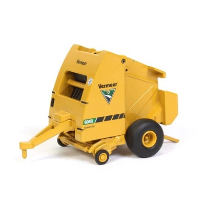 1:64 Vermeer 604R Round Baler with Bale by Spec Cast - Image 1 of 4