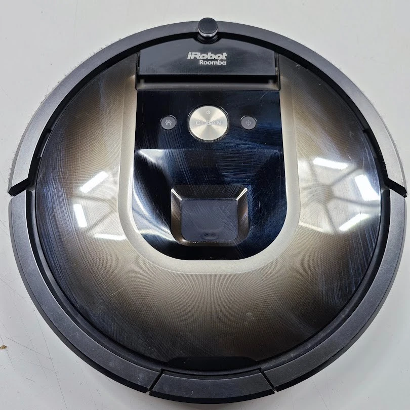 iRobot Roomba 980 Robot Vacuum Cleaner - For Parts - Image 1 of 4