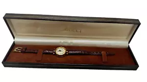New Batt w/Box Gucci 2000L Red & Green Sherry Qz Women's Watch - Picture 1 of 9
