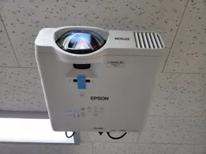 EPSON EB-L210SF Full HD 3LCD Laser Projector 4,000lm 125" / Express / Genuine - Picture 1 of 6