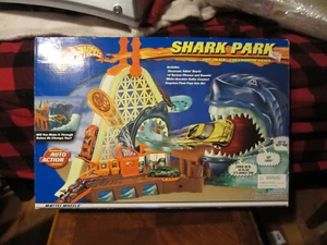 Hot Wheels 2000 Shark Park Playset, Factory Sealed, Good Condition - Picture 1 of 23