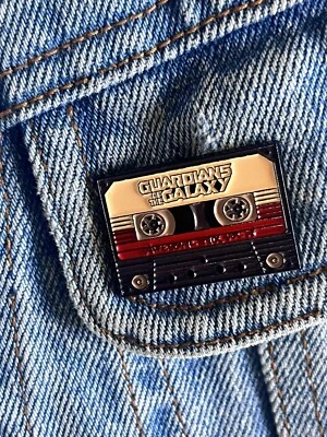 Broche esmalte fita cassete Guardians Of The Galaxy - Awesome Mix Vol 1 - Imagem 1 de 3