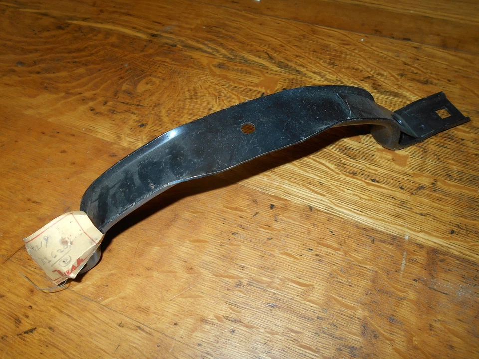 Correa de soporte de silenciador inferior 1952 1953 1954 Nash Statesman & Ambassador NOS  Foto 1 de 4