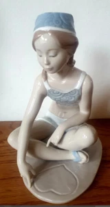 Lladro 8416 Summer Love Glazed Retired Porcelain Figurine Unique Art Objects - Picture 1 of 8