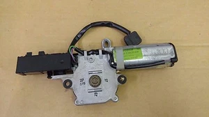 MERCEDES BENZ SUNROOF MOTOR BOSCH OEM 202 820 89 10 (2028208910) - Picture 1 of 5