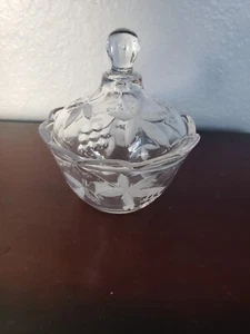 Mikasa Garden Terrace Crystal Trinket Box Etched Floral Pattern 4" Wide 4.25" - Picture 1 of 6