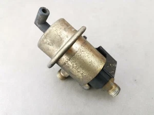 Regulador de presión de combustible BOSCH 0438161008 \034133534H para Audi 80 B3 B4 C4 100 - Imagen 1 de 6