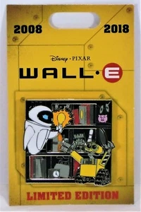 Disney 2018 10th Anniversary Movie Wall E & Eve Lightbulb 3-D Pin LE 2000 NEW - Picture 1 of 1