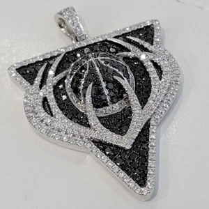Offiziell lizenzierter NBA DIAMOND Milwaukee Bucks 14k Gold Gameplan Team Anhänger - Bild 1 von 12