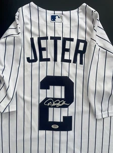 Derek Jeter Signed Autographed New York Yankees Replica Jersey Psa/Dna Coa - Picture 1 of 5