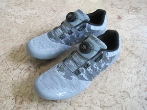 YOW SPORT Spinning Fahrradschuhe - Grau mit Stollen - Herren Größe US 8 EU 41 Neu ohne Karton - Bild 1 von 14