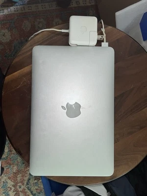 Apple MacBook Air A1465 11.6" Laptop - MD711LL/B (April, 2014) - Image 1 of 4