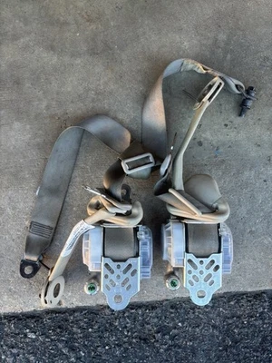 Infiniti Q60 G37 Coupe  Seatbelts Front Both Side 2008-2015-Gray Color - Image 1 of 2