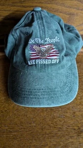 We The People Are Pissed Off Hut - grün - Unterstützung Trump verstellbarer Stoffriemen - Bild 1 von 3