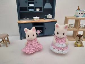 Lote de Ropa Para calico critters vestido ganchillo mamá Sylvanian e hija mayor - Imagen 1 de 3