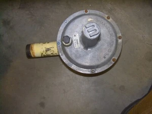 Regulador de aparato de gas Maxitrol 1-1/4" 210D-1 1/4, hasta 6.500.000 BTU INV#162 - Imagen 1 de 4