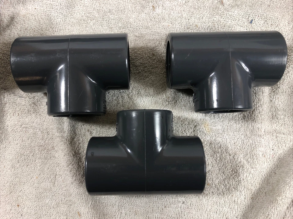 Lot of 3 Spears 805-010 CPVC Tee Schedule 80 1" FNPT x FNPT x FNPT 805-010 (4160 - Image 1 of 4