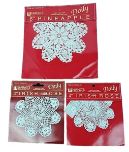 Wang’s International centrino bianco 100% cotone lavorato a mano all’uncinetto lotto di 3 vintage NOS - Foto 1 di 6