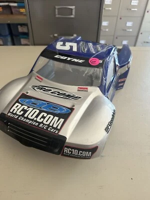 TEAM ASSOCIATED RC10 RTR SHORT COURSE BOD {PLEASE 👀 @ PIC’S SOME IMPERFECTIONS} - Image 1 of 4