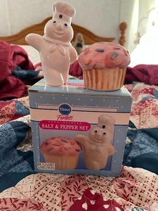 NOS Vintage 1992 Pillsbury Doughboy & CupCake Funfetti Salt & Pepper Shakers Set - Picture 1 of 1