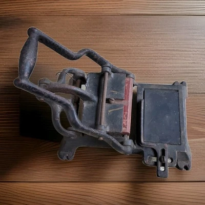 古董巴尔的摩印刷机铸铁 + 原装积木卡纸夹 — 第 1/4 张图片