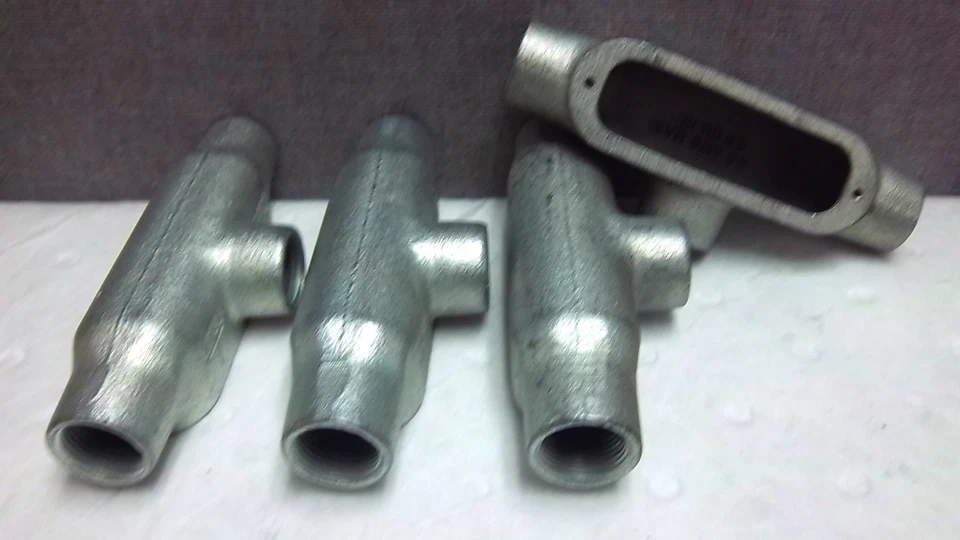 LOT OF 4 GENERAL SIGNAL O-Z / GEDNEY 3/4" IRON CONDUIT BODIES T-75 NEW T75 Foto 1 de 1