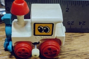 Tomy 1978 tren de cuerda de 1,5" - juguete con motor funcionando - Imagen 1 de 3
