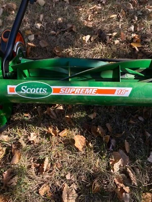 Nuevo cortacésped de carrete Scott’s marca 18 pulgadas, simplemente no es para mí. Foto 1 de 4